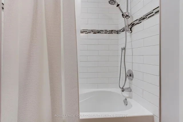 Additional image 28 of 41 Mandarin Cres