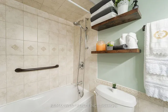 Additional image 37 of 236 Albion Rd Unit 1110