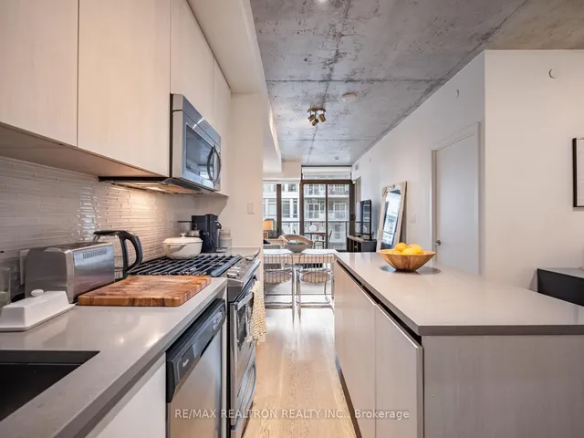 Additional image 13 of 111 Bathurst St Unit 1217