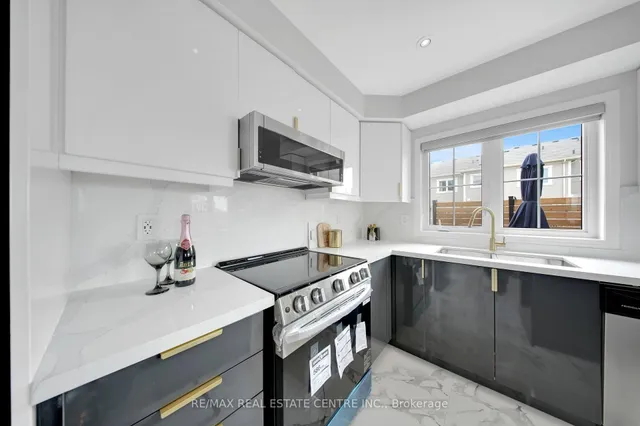 Additional image 16 of 100 Whitlock Ave