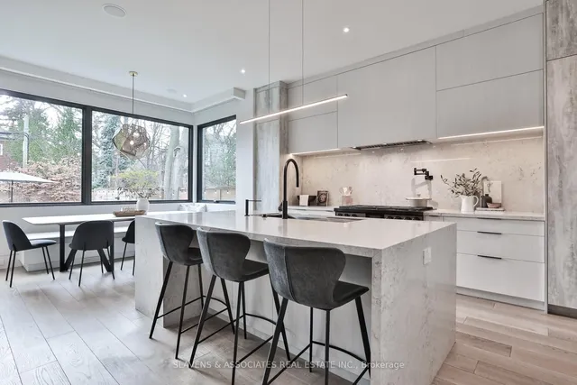 Additional image 11 of 216 Glenayr Rd