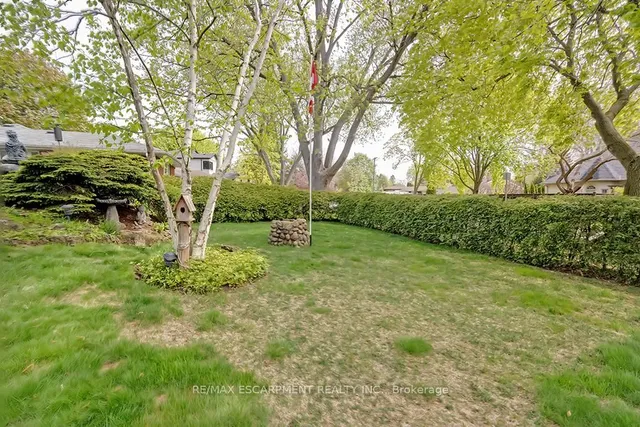 Additional image 44 of 327 Strathcona Dr