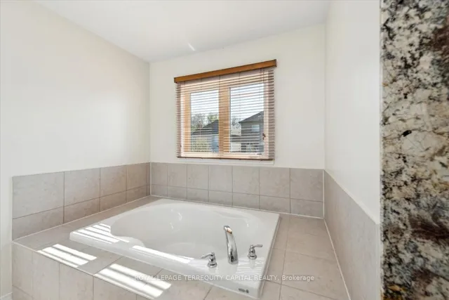 Additional image 23 of 116 Newport Cres