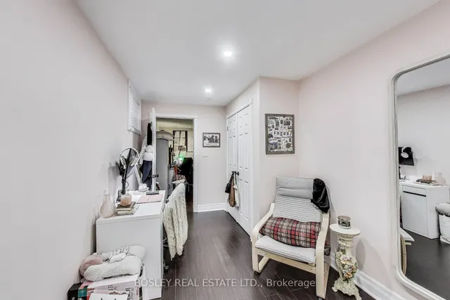 Additional image 39 of 1033 Woodbine Ave