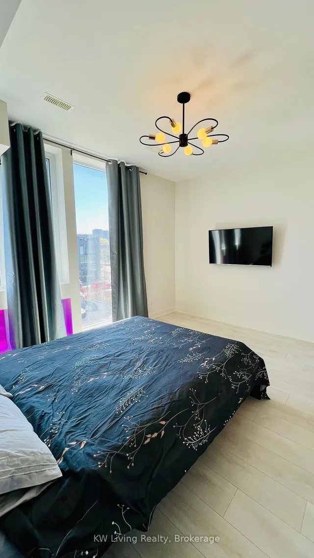 Additional image 8 of 32 Sonic Way