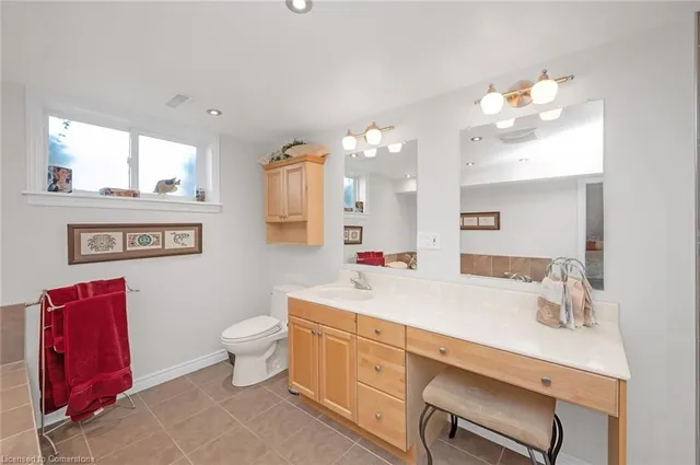 Additional image 34 of 1296 Headon Rd