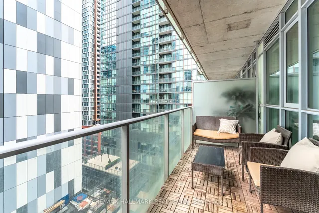 Additional image 28 of 375 King St Unit 1406