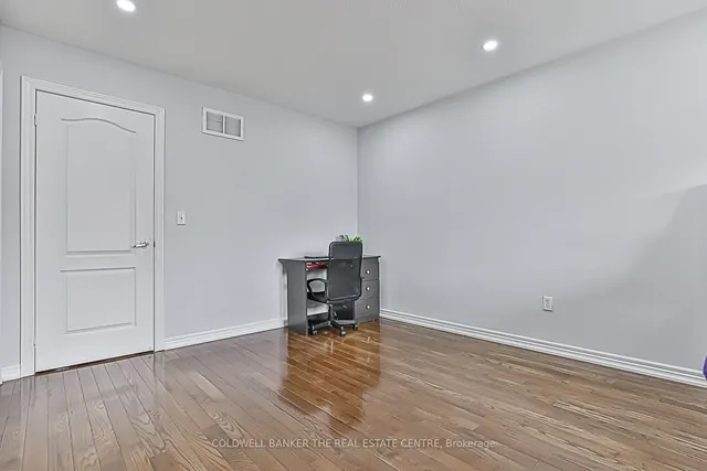 Additional image 21 of 43 Crystalview Cres