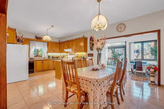 Additional image 14 of 27 Mulholland Ave