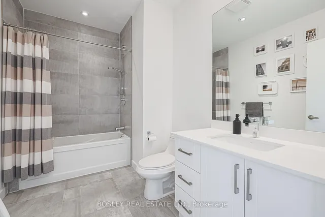 Additional image 27 of 38 Roblin Ave