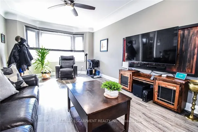 Additional image 6 of 104 Tragina Ave