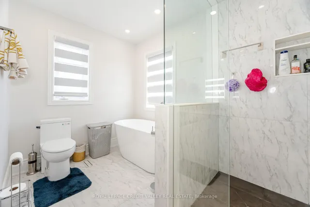 Additional image 29 of 2 Bramoak Cres