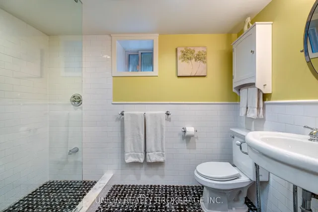 Additional image 18 of 366 Glen Manor Dr