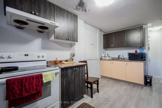 Additional image 29 of 3 Deforest Dr