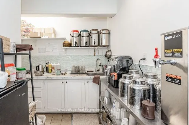 Additional image 32 of 925 King St