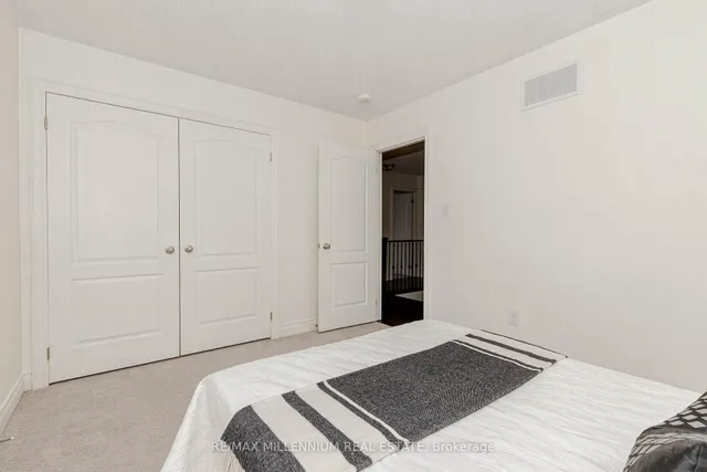 Additional image 33 of 1238 Bowell Cres