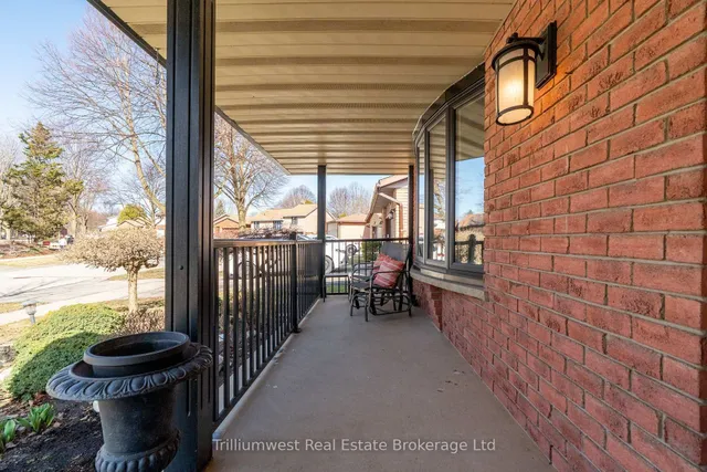 Additional image 6 of 121 Martinglen Cres