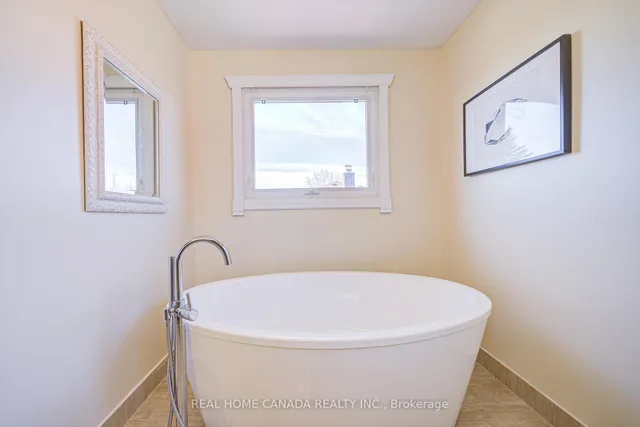 Additional image 31 of 2735 Kingsway Dr