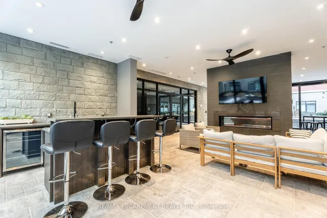 Additional image 32 of 1 Redfern Ave Unit 441