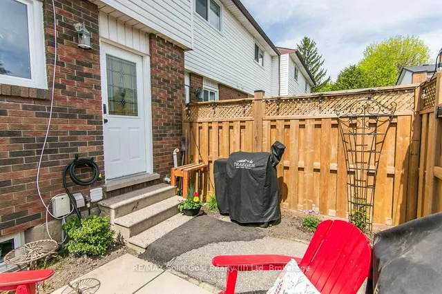 Additional image 40 of 235 Fergus Ave