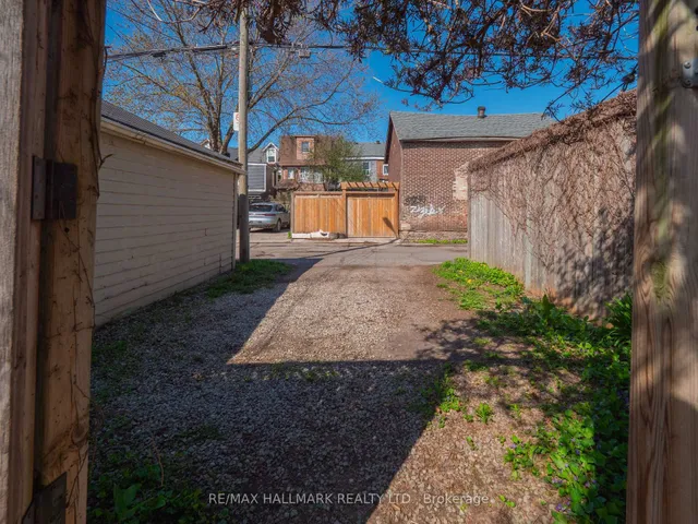 Additional image 43 of 142 Heward Ave