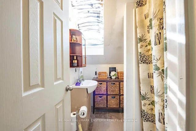 Additional image 27 of 3072 McNaughton Ave