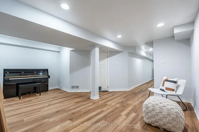 Additional image 41 of 83 Foxborough Dr