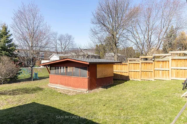 Additional image 37 of 1498 Fisher Ave