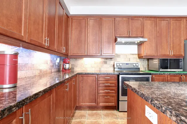 Additional image 19 of 61 Sky Harbour Dr