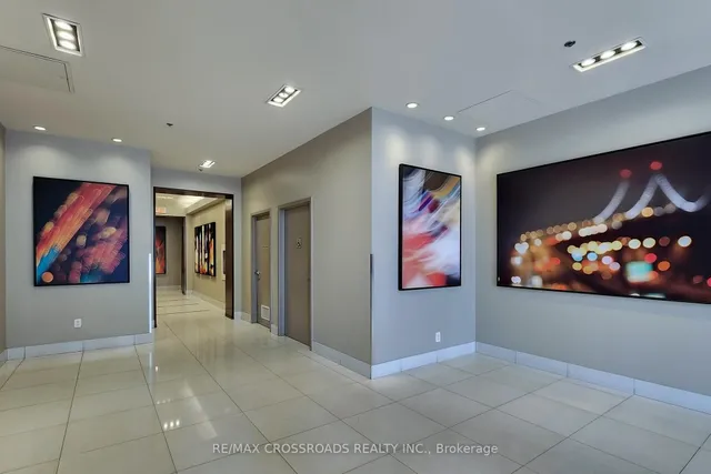 Additional image 20 of 33 Bay St Unit 813