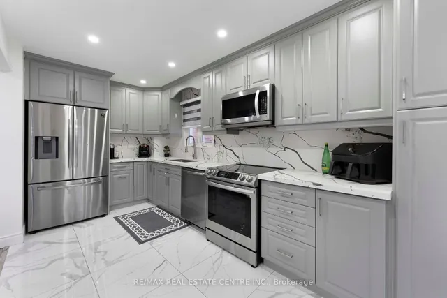 Additional image 17 of 44 Abelard Ave