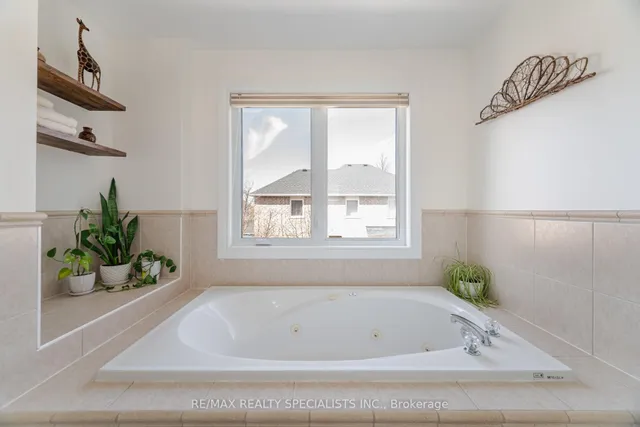 Additional image 24 of 1660 Dempsey Cres