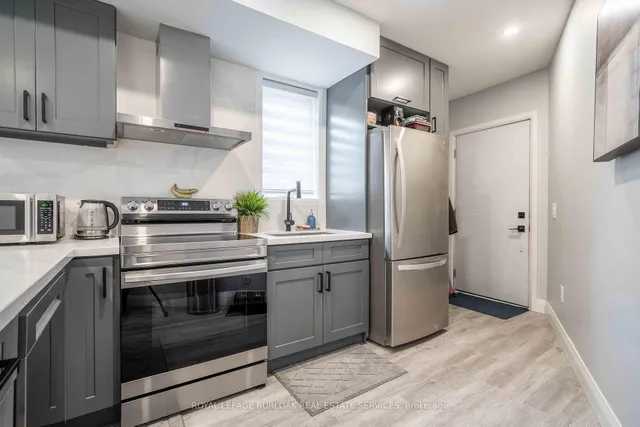 Additional image 33 of 8 Banff Dr