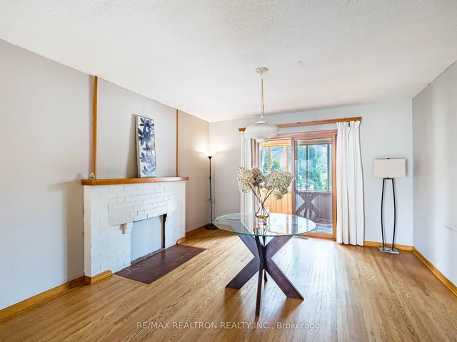 Additional image 8 of 872 Royal York Rd