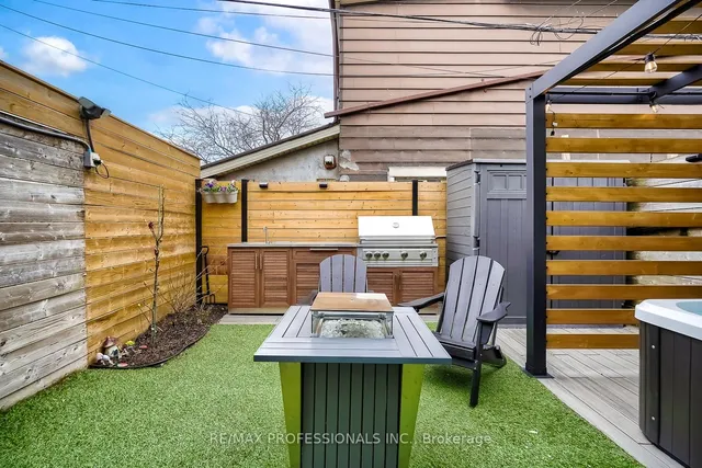 Additional image 43 of 623 Dupont St