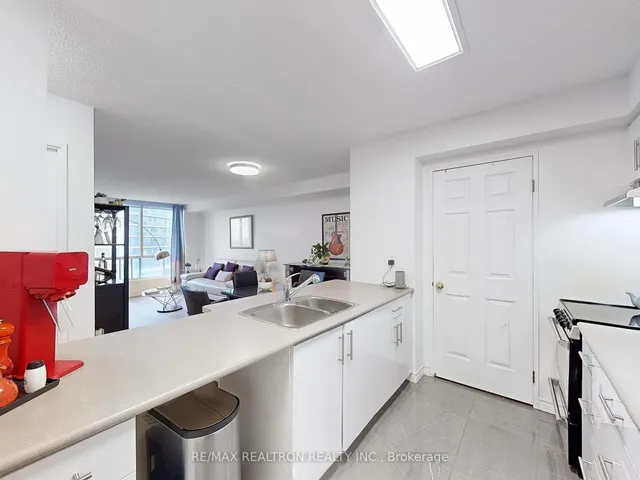 Additional image 17 of 101 Subway Cres Unit 912