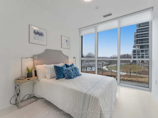 Additional image 26 of 30 Inn On The Park Dr Unit 221