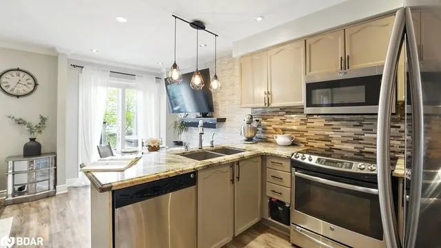 Additional image 13 of 599 Ashprior Ave