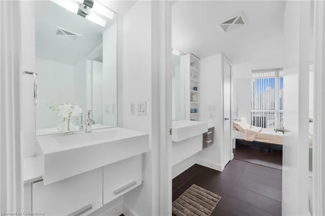 Additional image 16 of 38 Dan Leckie Way Unit 1909