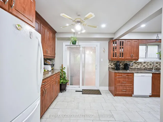 Additional image 16 of 98 Centre St