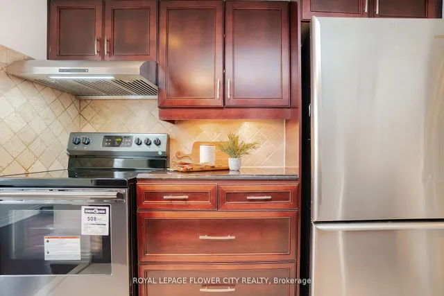 Additional image 5 of 3650 Kaneff Cres Unit 801