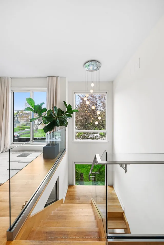 Additional image 17 of 20 Moorehill Dr