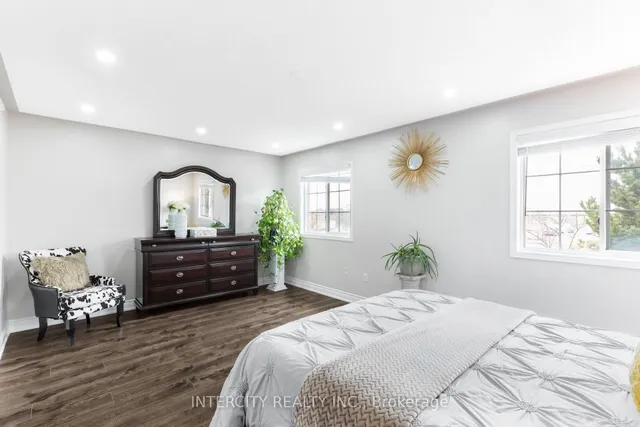 Additional image 21 of 54 Amethyst Circ