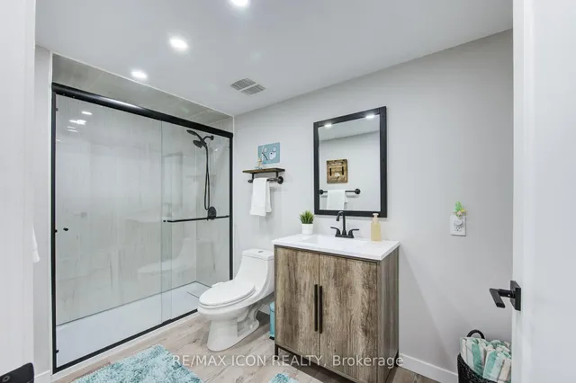 Additional image 34 of 62 Maple Ave