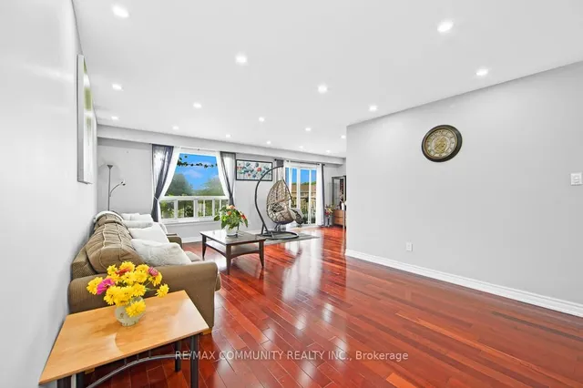 Additional image 9 of 17 Tineta Cres