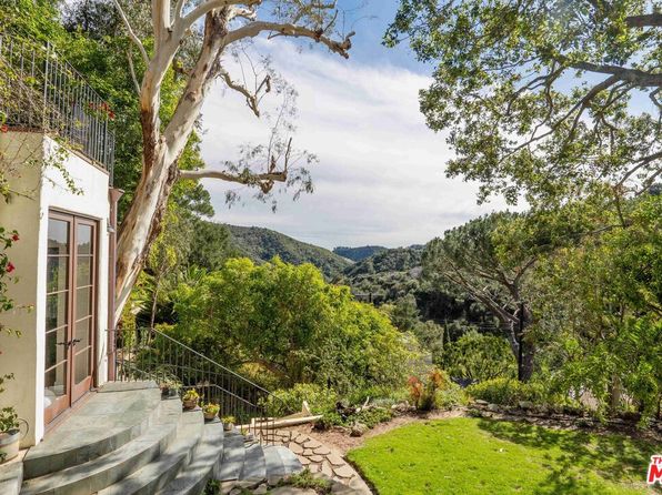 10037 Reevesbury Dr, Beverly Hills, CA 90210