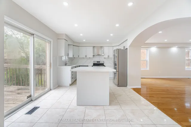 Additional image 12 of 16 Mistycreek Cres