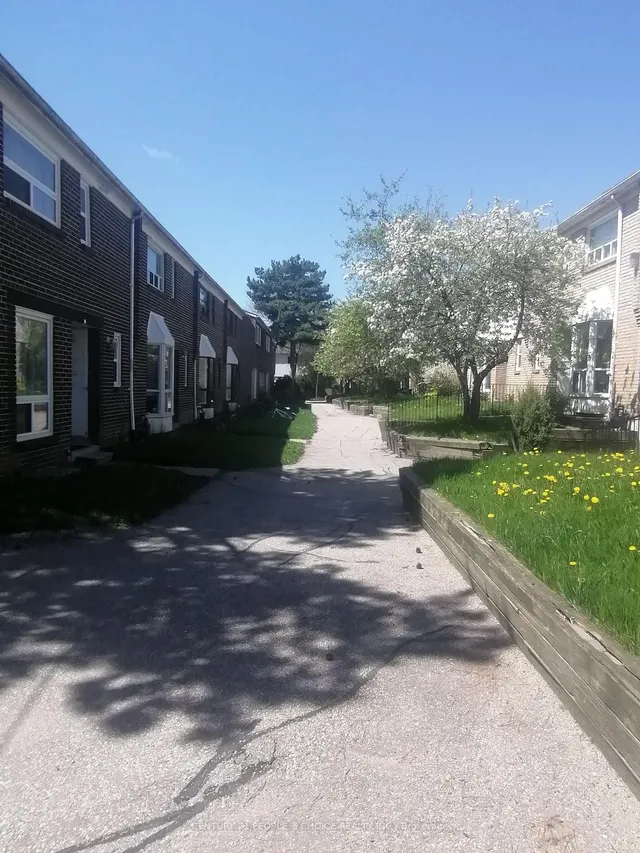 Additional image 2 of 17 Gosford Blvd Unit 9