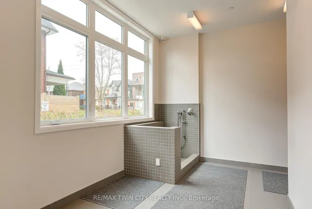 Additional image 32 of 385 Osler St Unit 101
