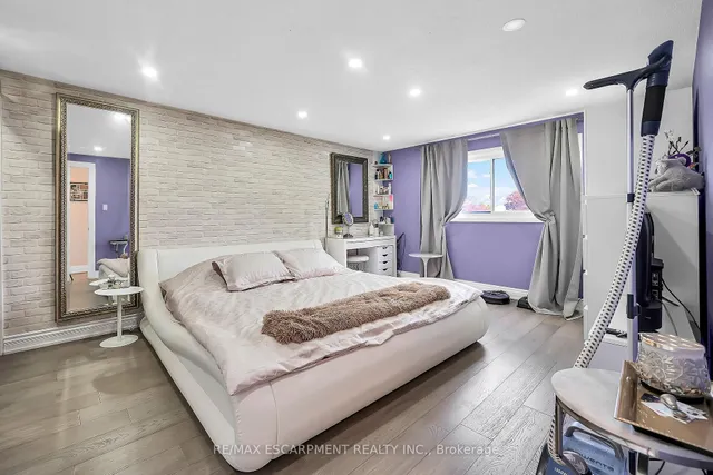 Additional image 22 of 707 Upper Wentworth St